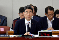 [포토] 답변하는 이주호 사회부총리