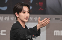 [포토] 연인 김윤우 '이리오너라'