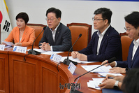 [포토] 민생연석회의서 발언하는 이재명 대표