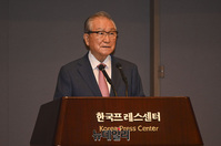 [포토] 건국 75주년 기념식 개회사 하는 손병두 이사장