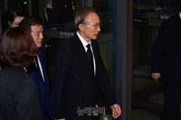 [포토] 尹 대통령 부친 빈소 찾은 이명박 전 대통령