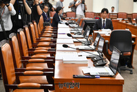 [포토] 여당 없는 국회 행정안전위원회