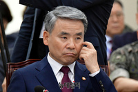 [포토] 회의시작 기다리는 이종섭 국방부 장관 