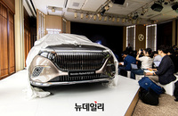 [포토] 베일 벗는 마이바흐 순수 전기차 'EQS 680 SUV'