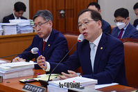 [포토] 일본 오염수 방류 관련 답변하는 조승환 장관