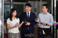 [포토] 보좌관 성추행 혐의, 입장 밝히는 박완주 무소속 의원