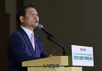 [포토] 지방정부 기후적응 선언식, 환영사하는 유정복 인천시장