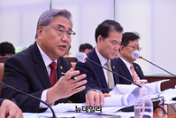 [포토] 국회서 답변하는 박진 외교부 장관