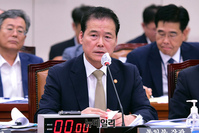 [포토] 답변하는 김영호 통일부 장관