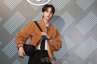 [포토] 더보이즈 영훈 "나들이 나왔어요"