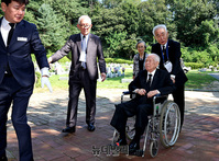 [포토] 4.19 민주묘역 찾은 이인수 박사