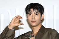 [포토] 로몬, 빠져드는 잘생김