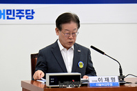 [포토] 숨 몰아쉬는 이재명 더불어민주당 대표