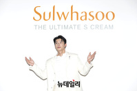 [포토] 대만 배우 허광한, 언어는 달라도 포즈는 만국공통 