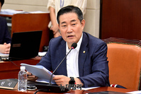 [포토] 국방위서 발언하는 신원식 국민의힘 의원