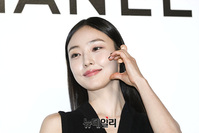 [포토] 전소니 '샤넬 포토월 왔어요' 
