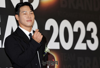 [포토] 아이언맨 윤성빈, 올해의 스포테이너상 수상