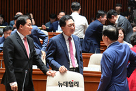 [포토] 대화 나누는 김기현·박대출·이철규