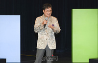 [포토] '이별도 내것' 무대 선보이는 남진