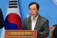 [포토] 다음 여론조작 관련 기자회견 하는 박성중 의원