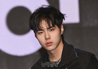 [포토] 에이티투메이저 황성빈, 반전매력 가득 