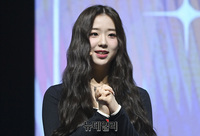 [포토] 데뷔소감 밝히는 에볼루션 