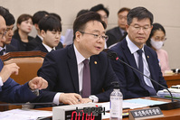 [포토] 국정감사 답변하는 조규홍 보건복지부 장관 