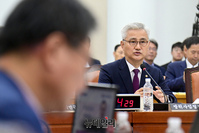 [포토] 국정감사 출석한 엄동환 방위사업청장