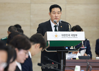 [포토] 업무보고 하는 신원식 국방부 장관