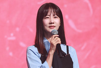[포토] 솔로로 컴백하는 '츄' 소개하는 박소현