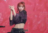 [포토] 하울 포인트안무 선보이는 츄