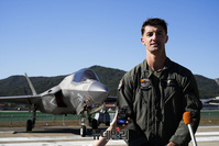 [포토] 인터뷰하는 에디슨 디샤트 F-35B 파일럿