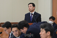 [포토] 국감서 답변하는 박종길 근로복지공단 이사장