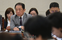 [포토] 답변하는 나성웅 한국보육진흥원장