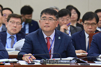 [포토] 국감 출석한 김영중 한국산업인력공단 이사장 직대