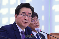 [포토] 국감서 답변하는 정황근 농림축산식품부 장관