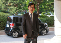 [포토] 공판 출석하는 유시민 전 이사장