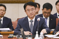 [포토] 질의듣는 백운활 농림축산식품부 감사담당관