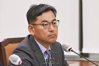 [포토] 농림축산식품부 종합감사, 질의듣는 김명수 위원장 