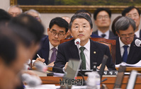 [포토] 2023 국감, 질의듣는 남성현 산림청장