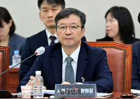 [포토] 답변하는 김영태 서울대병원장