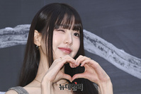 [포토] 장원영, 깜찍한 윙크