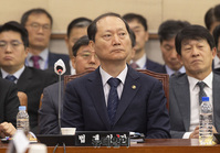 [포토] 질의듣는 이완규 법제처장 