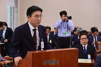 [포토] 국감 불려나온 홍용준 쿠팡씨엘에스 대표