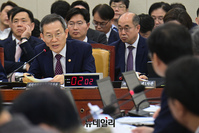 [포토] 종감 출석한 이종호 과학기술통신부 장관