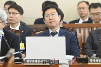 [포토] 기재위 국감 출석한 성창훈 한국조폐공사 사장 