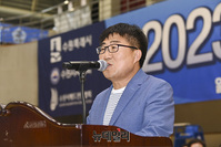 [포토] 대회사하는 최원영 수원시배드민턴협회장