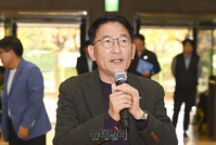 [포토] 수원배 전국배드민턴 대회, 축사하는 김기정 수원시의회 의장