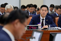[포토] 예산관련 답변하는 신원식 국방부 장관