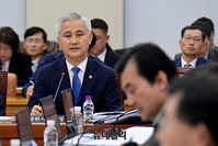 [포토] 국방위 출석한 엄동환 방사청장